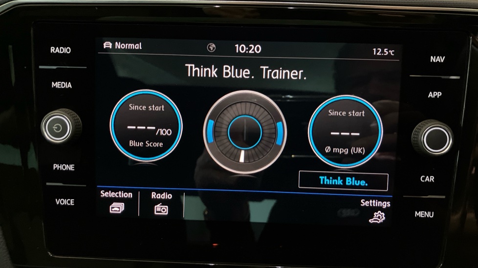 Volkswagen Passat 2.0 TDI R-Line 4dr [Panoramic Roof] Diesel Saloon - Image 42