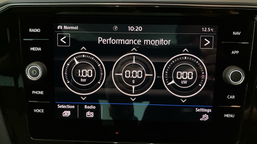 Volkswagen Passat 2.0 TDI R-Line 4dr [Panoramic Roof] Diesel Saloon - Image 44