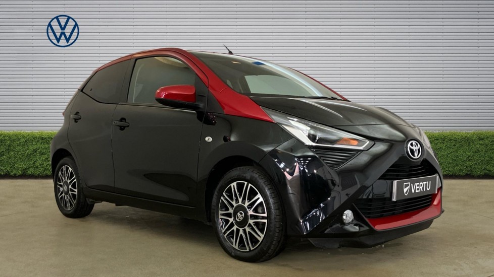 Toyota Aygo 1.0 VVT-i X-Clusiv 5dr x-shift Petrol Hatchback - Image 1