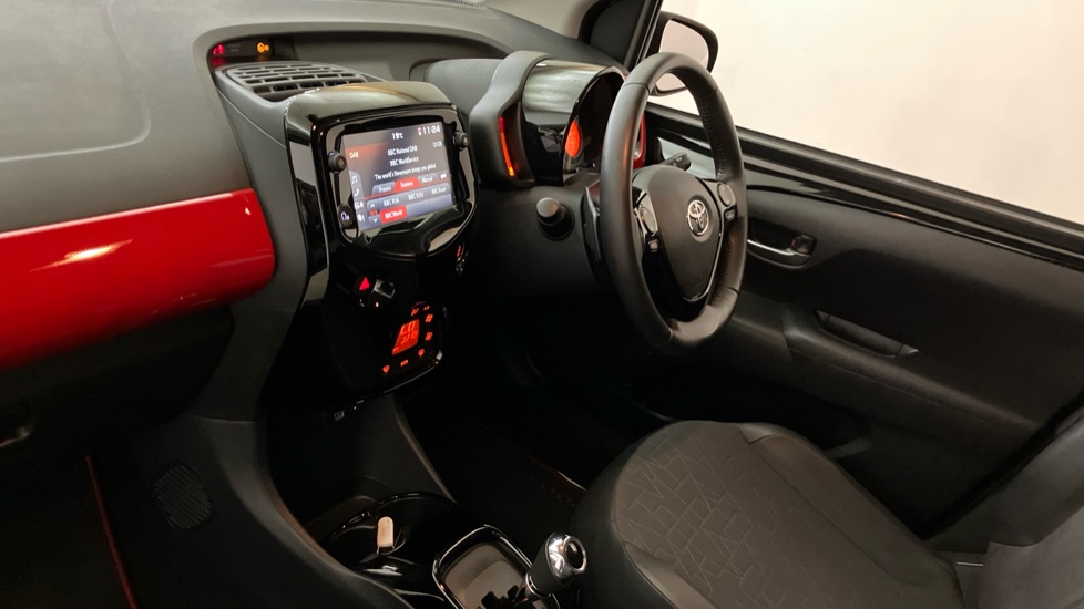 Toyota Aygo 1.0 VVT-i X-Clusiv 5dr x-shift Petrol Hatchback - Image 2