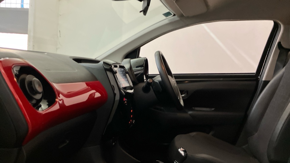 Toyota Aygo 1.0 VVT-i X-Clusiv 5dr x-shift Petrol Hatchback - Image 22