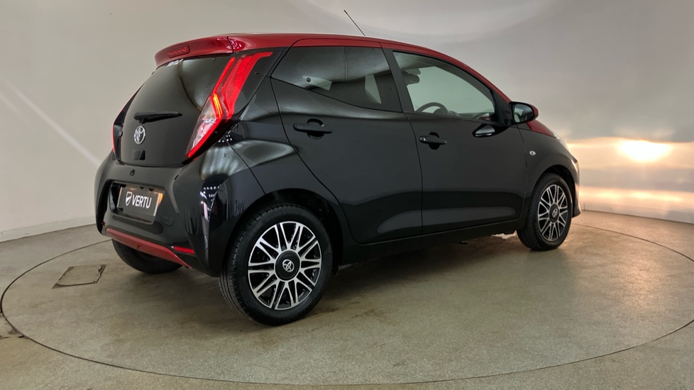 Toyota Aygo 1.0 VVT-i X-Clusiv 5dr x-shift Petrol Hatchback - Image 30
