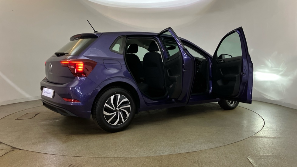 Volkswagen Polo 1.0 TSI Life 5dr DSG Petrol Hatchback - Image 39