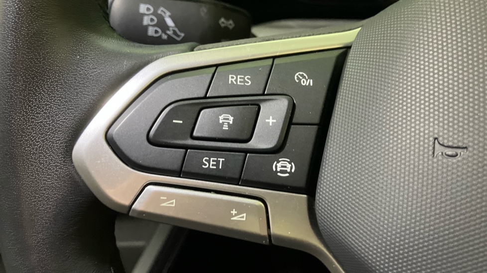 Volkswagen Golf 1.5 TSI Life 5dr Petrol Hatchback - Image 17