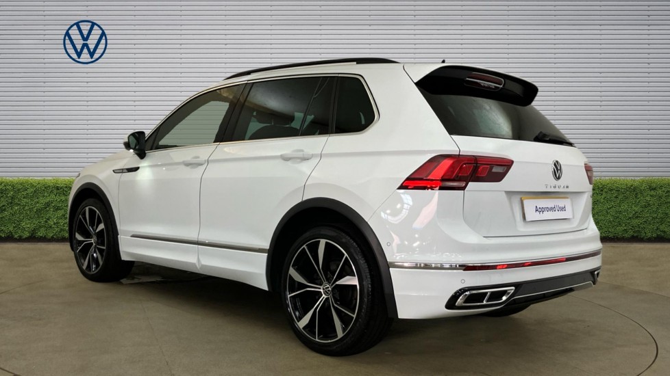 Volkswagen Tiguan 2.0 TDI 4Motion R-Line 5dr DSG Diesel Estate - Image 3