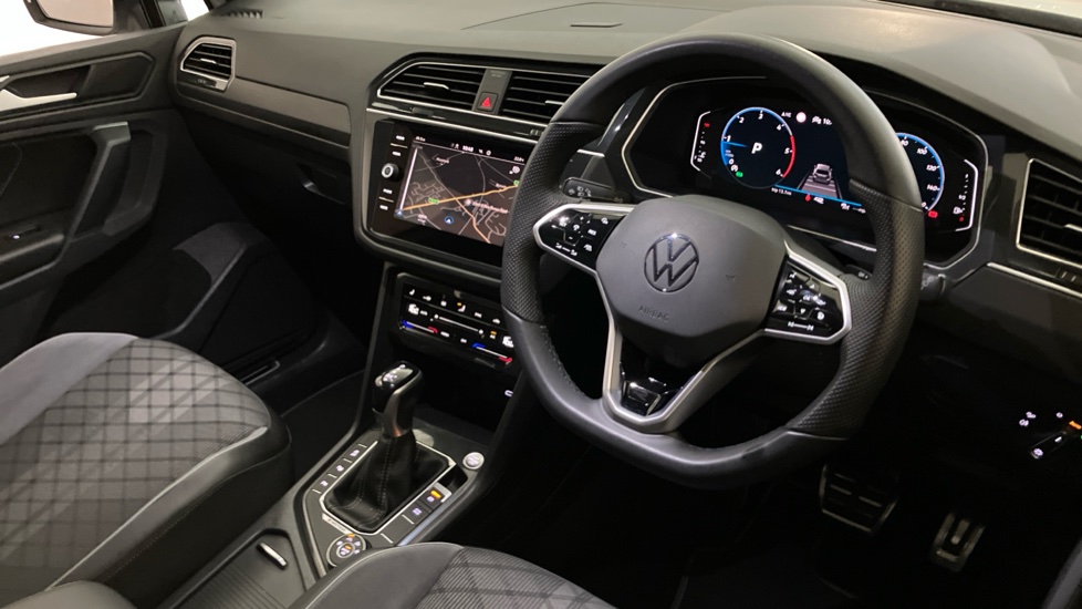 Volkswagen Tiguan 2.0 TDI 4Motion R-Line 5dr DSG Diesel Estate - Image 6