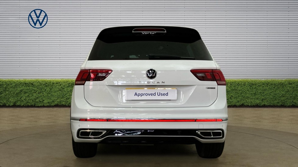 Volkswagen Tiguan 2.0 TDI 4Motion R-Line 5dr DSG Diesel Estate - Image 8