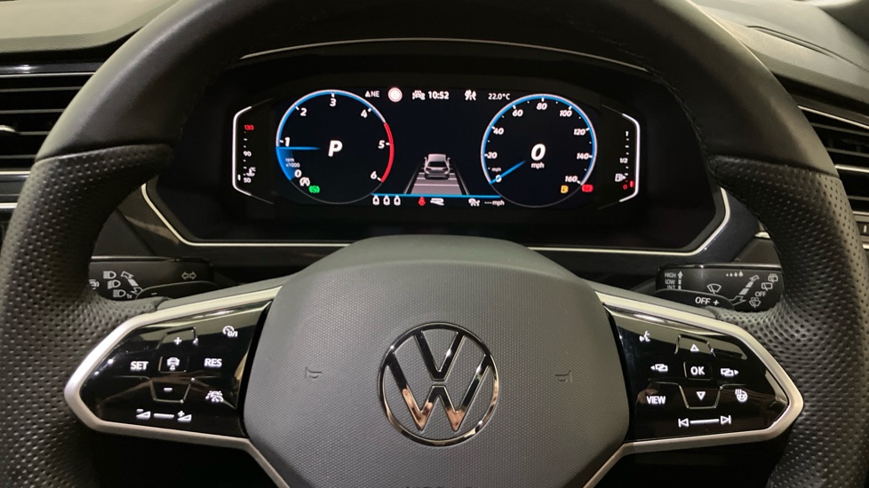 Volkswagen Tiguan 2.0 TDI 4Motion R-Line 5dr DSG Diesel Estate - Image 10