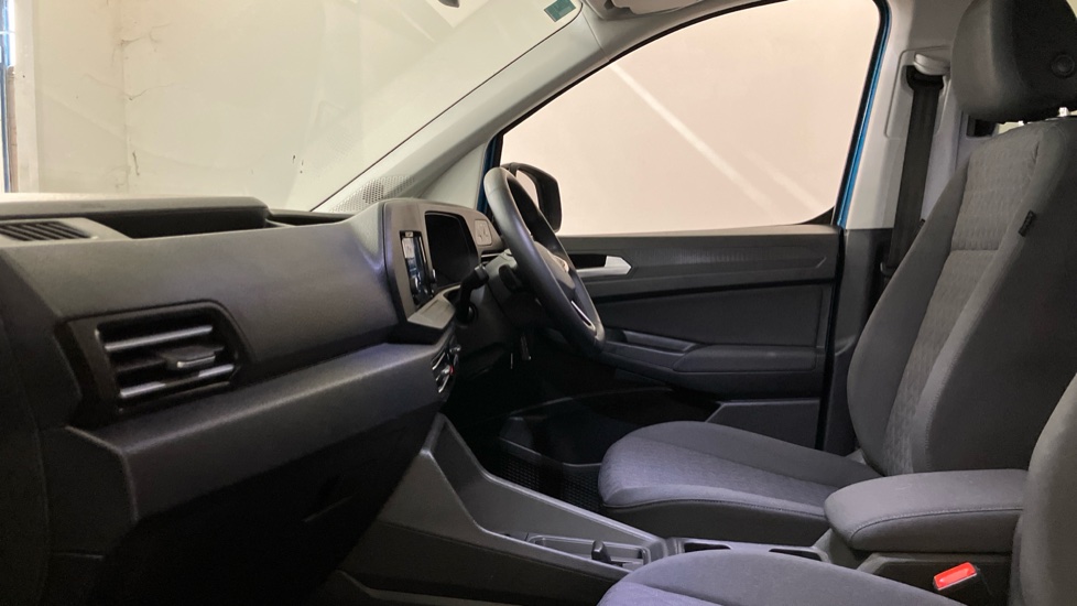 Volkswagen Caddy Maxi 1.5 TSI Life 5dr DSG Petrol Estate - Image 22