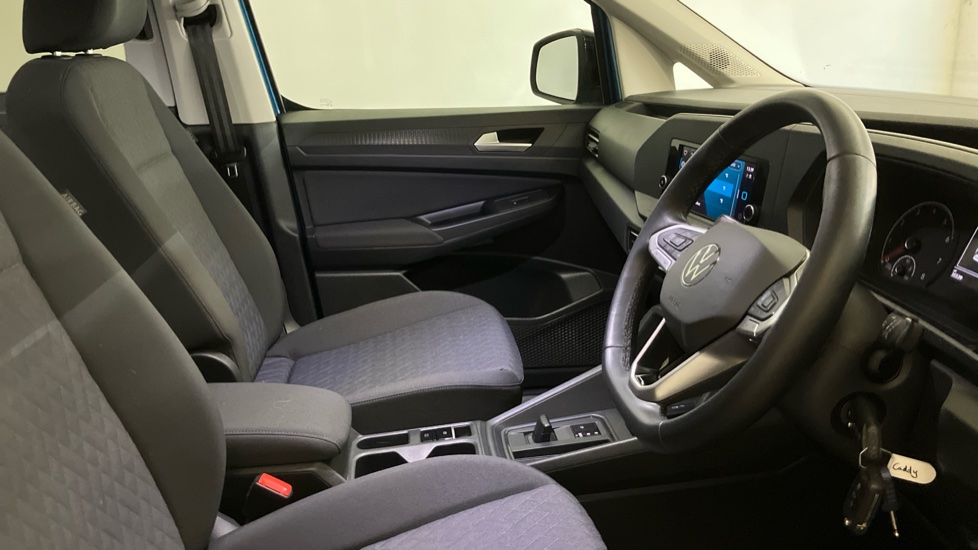 Volkswagen Caddy Maxi 1.5 TSI Life 5dr DSG Petrol Estate - Image 37