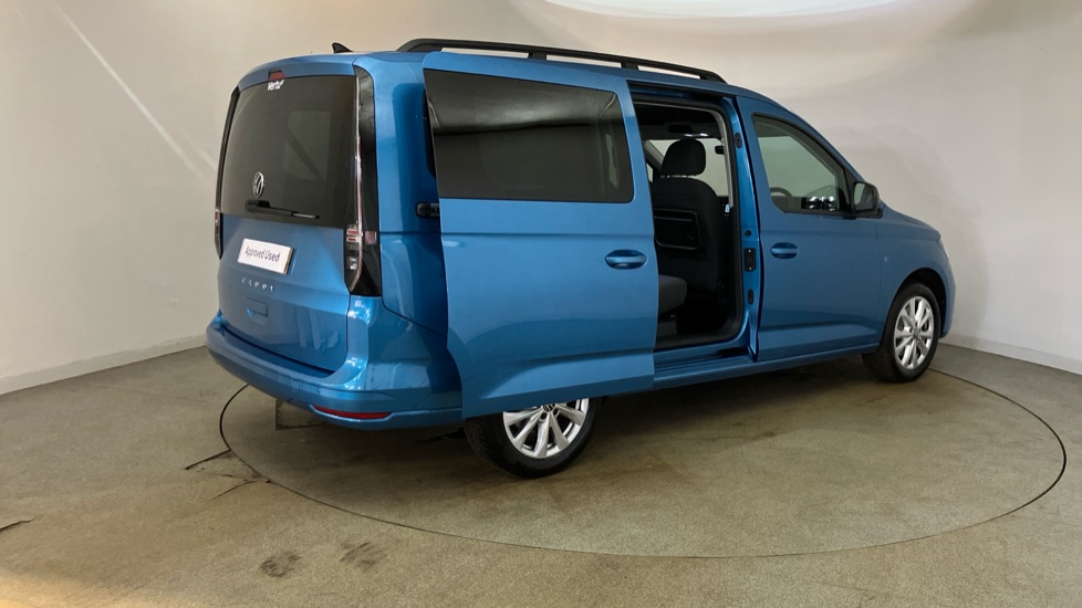 Volkswagen Caddy Maxi 1.5 TSI Life 5dr DSG Petrol Estate - Image 43