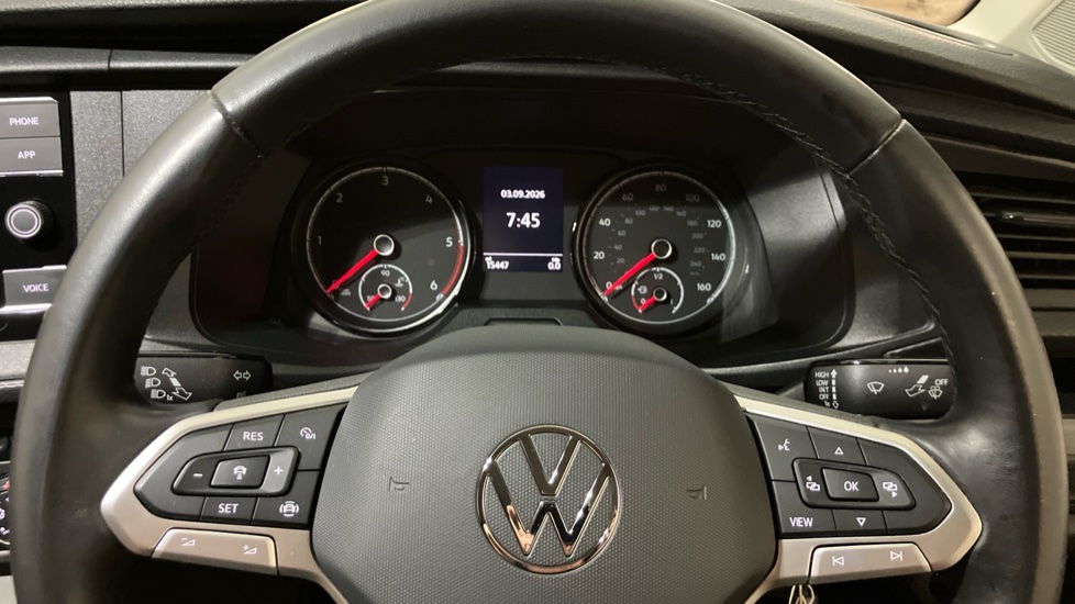 Volkswagen Transporter T28 Swb Diesel 2.0 TDI 150 Highline Van - Image 10