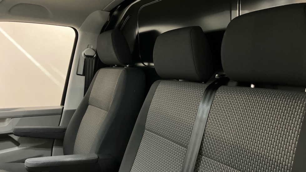 Volkswagen Transporter T28 Swb Diesel 2.0 TDI 150 Highline Van - Image 16