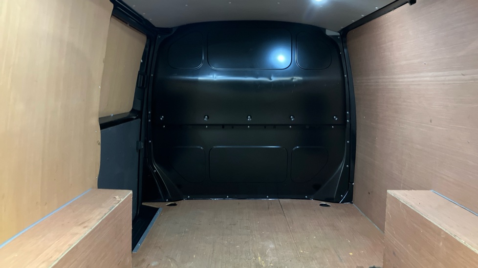 Volkswagen Transporter T28 Swb Diesel 2.0 TDI 150 Highline Van - Image 20