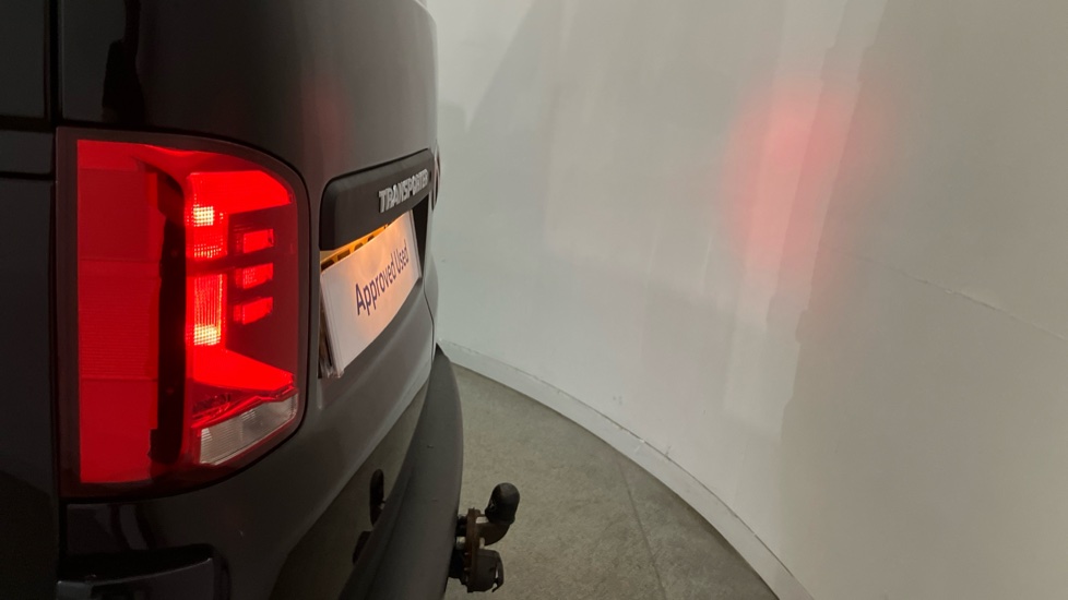 Volkswagen Transporter T28 Swb Diesel 2.0 TDI 150 Highline Van - Image 24
