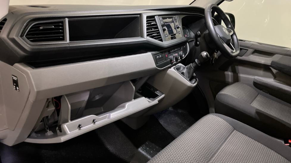 Volkswagen Transporter T28 Swb Diesel 2.0 TDI 150 Highline Van - Image 39