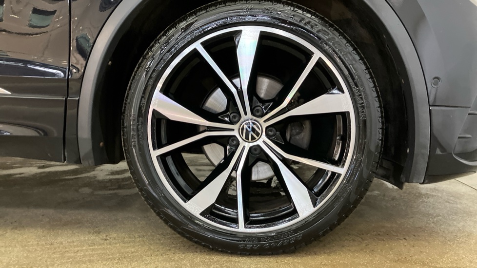 Volkswagen Tiguan 1.5 TSI 150 R-Line 5dr DSG Petrol Estate - Image 5