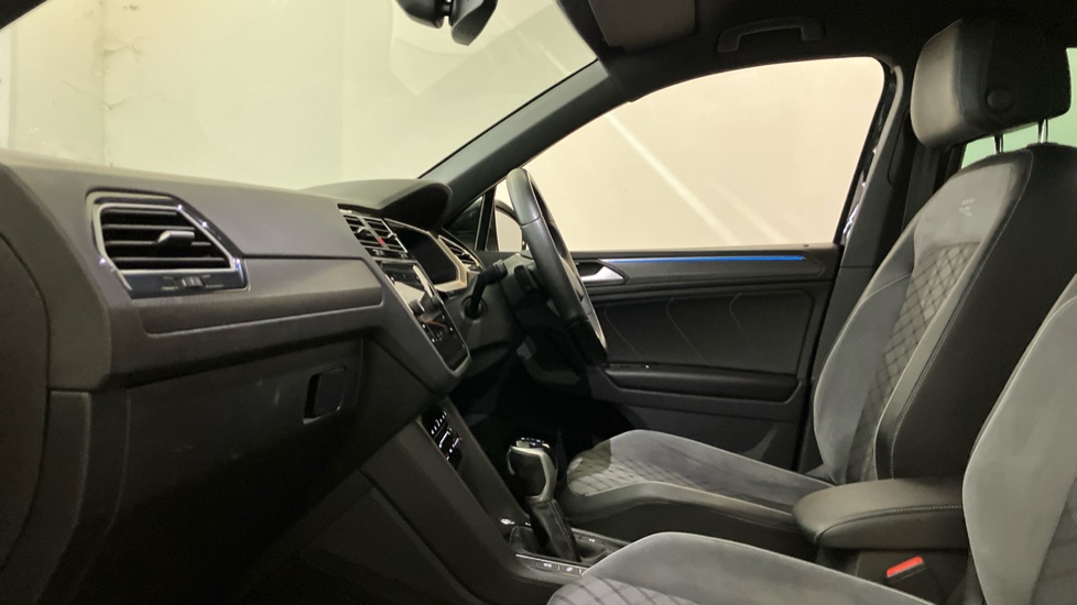 Volkswagen Tiguan 1.5 TSI 150 R-Line 5dr DSG Petrol Estate - Image 23
