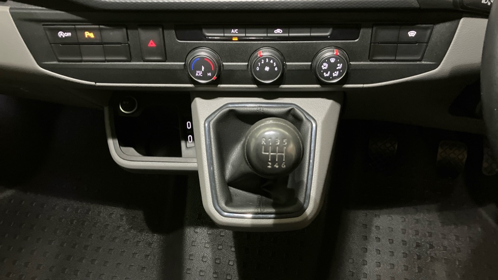 Volkswagen Transporter T30 Lwb Diesel 2.0 TDI 150 Highline Van - Image 14