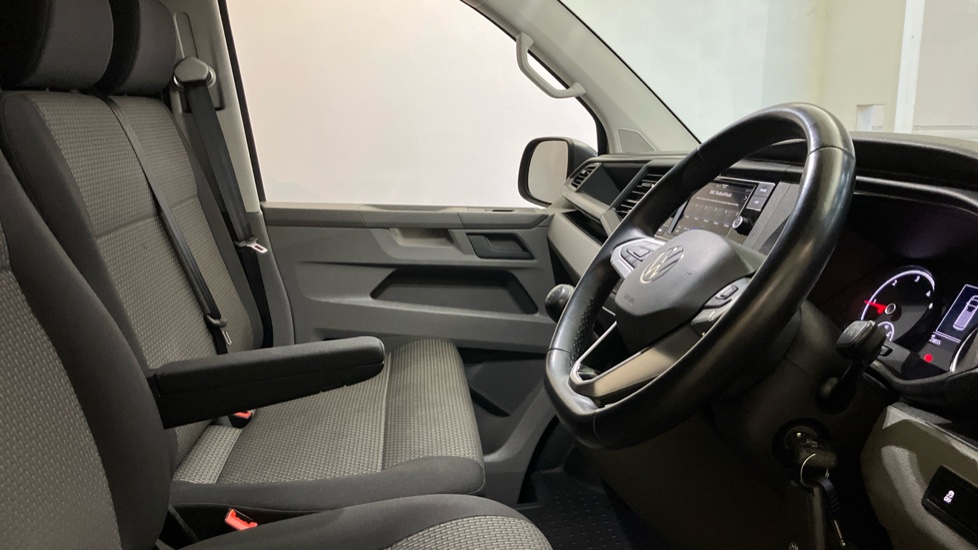 Volkswagen Transporter T30 Lwb Diesel 2.0 TDI 150 Highline Van - Image 15