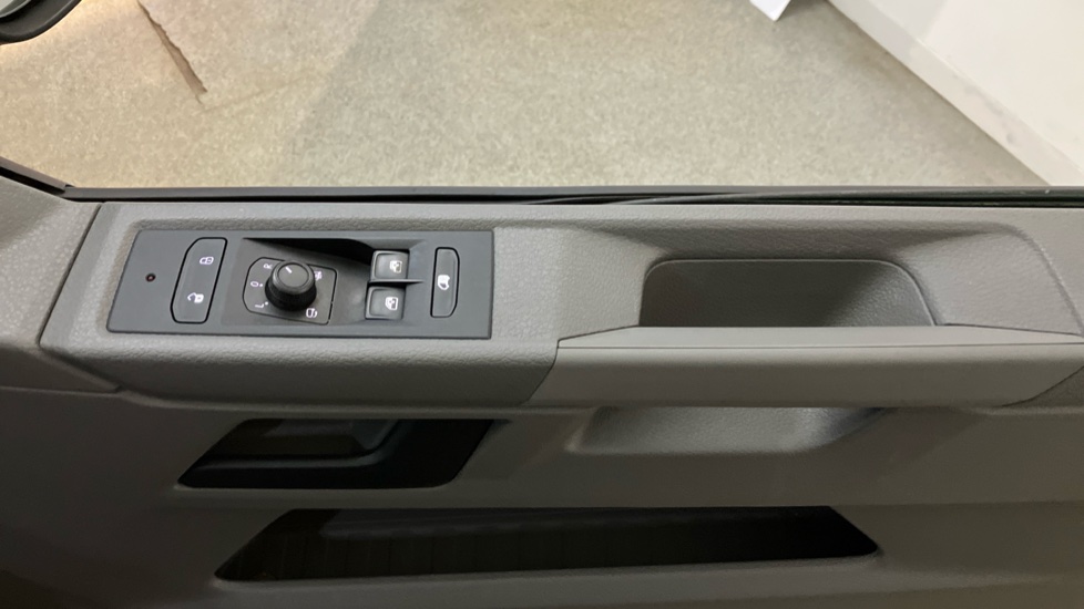 Volkswagen Transporter T30 Lwb Diesel 2.0 TDI 150 Highline Van - Image 19