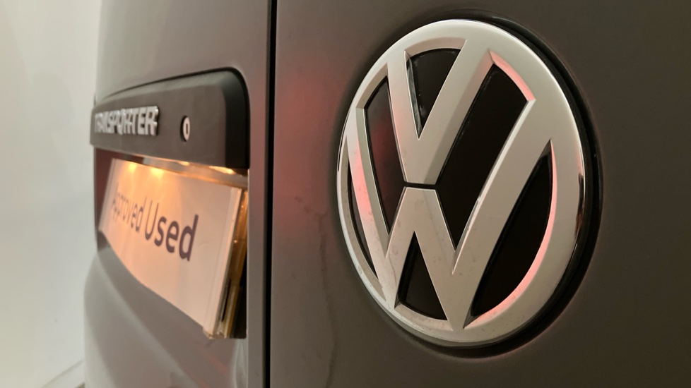 Volkswagen Transporter T30 Lwb Diesel 2.0 TDI 150 Highline Van - Image 27