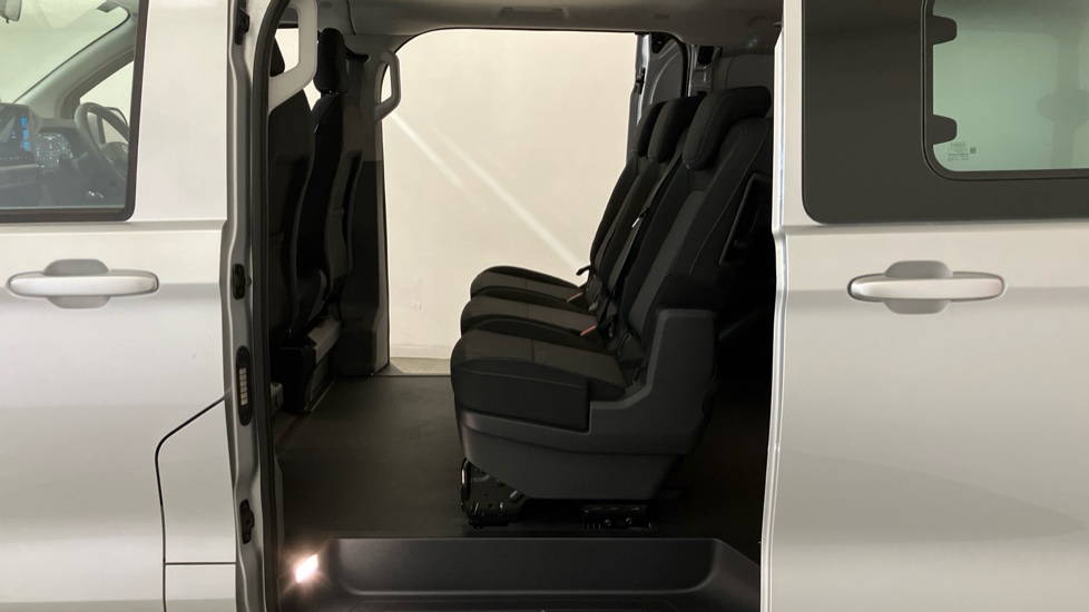 Volkswagen Transporter T30 Swb Diesel 2.0 TDI 110 Commerce Plus Kombi Van [5 Plus] - Image 24