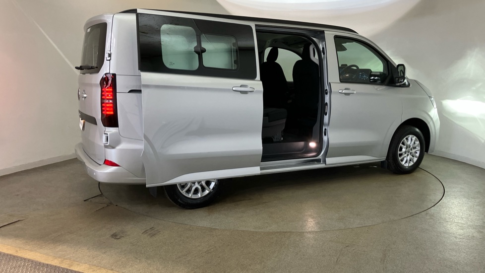 Volkswagen Transporter T30 Swb Diesel 2.0 TDI 110 Commerce Plus Kombi Van [5 Plus] - Image 44