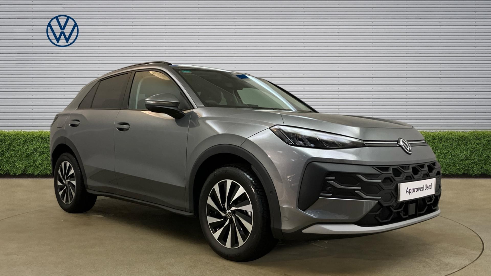 Volkswagen T-Roc listing photo