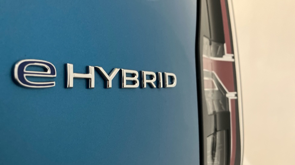 Volkswagen Caddy Maxi Caddy Cargo Maxi C20 Petrol 1.5 eHybrid 150 Commerce Van DSG [Bus/Assist] - Image 29