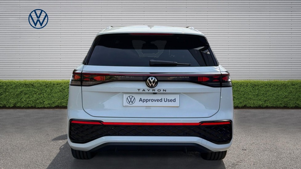 Volkswagen Tayron 1.5 TSI eHybrid R-Line Edition 5dr DSG6 Estate - Image 8