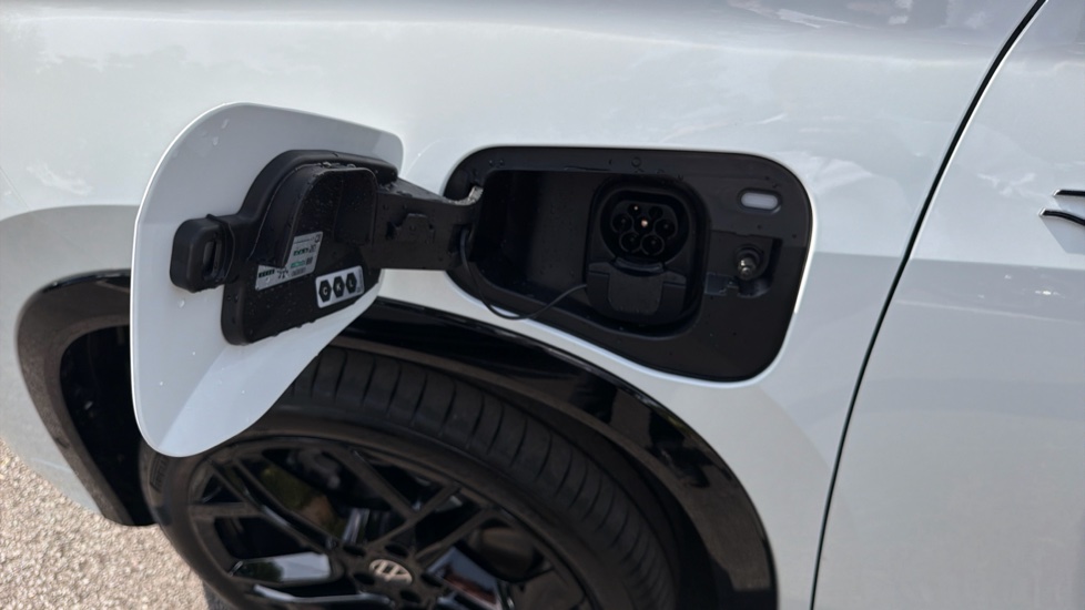 Volkswagen Tayron 1.5 TSI eHybrid R-Line Edition 5dr DSG6 Estate - Image 28
