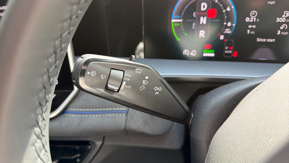 Volkswagen Tayron 1.5 TSI eHybrid R-Line Edition 5dr DSG6 Estate - Image 34