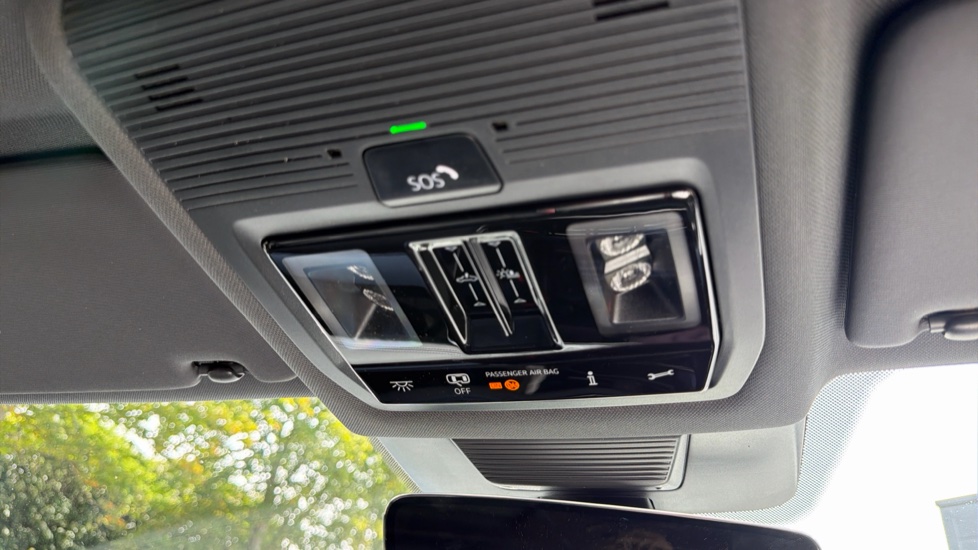 Volkswagen Tayron 1.5 TSI eHybrid R-Line Edition 5dr DSG6 Estate - Image 37
