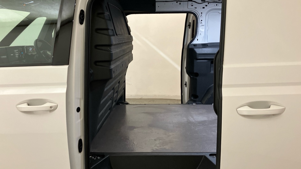 Volkswagen Id.Buzz Cargo 150kW Commerce 77kWh Auto - Image 23