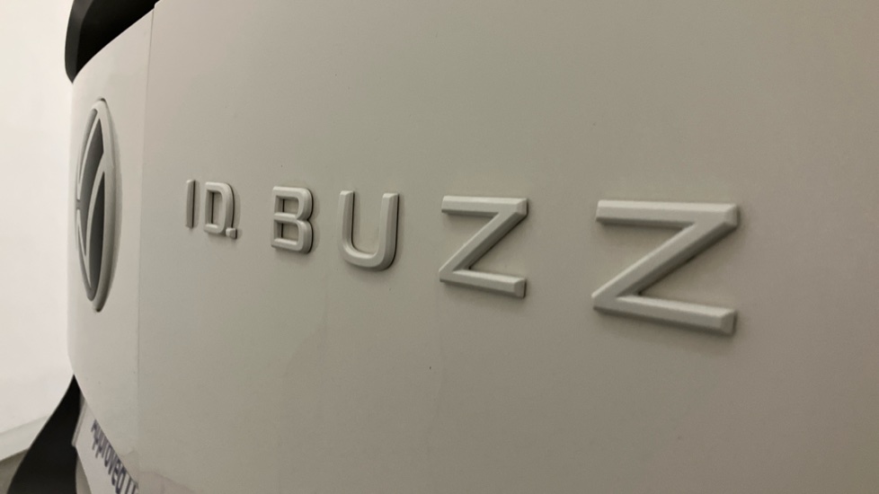 Volkswagen Id.Buzz Cargo 150kW Commerce 77kWh Auto - Image 24