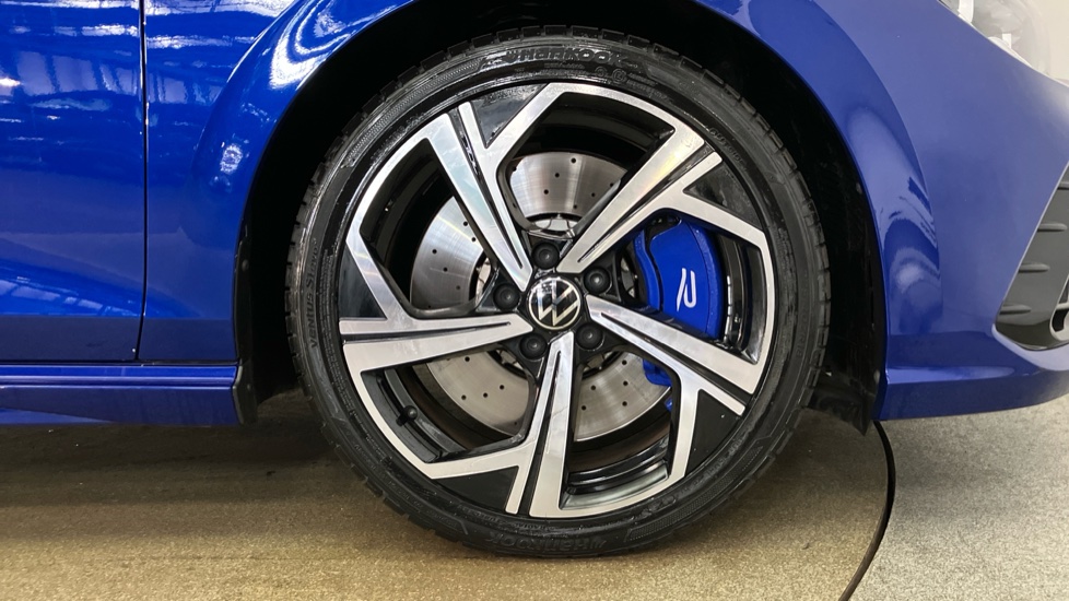 Volkswagen Golf 2.0 TSI 320 R 4Motion 5dr DSG Petrol Hatchback - Image 5