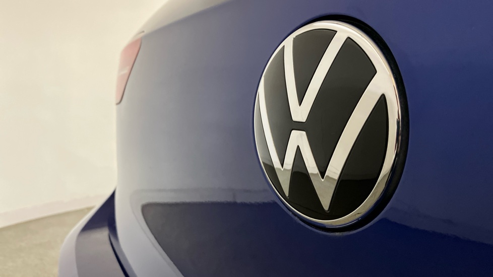 Volkswagen Golf 2.0 TSI 320 R 4Motion 5dr DSG Petrol Hatchback - Image 26