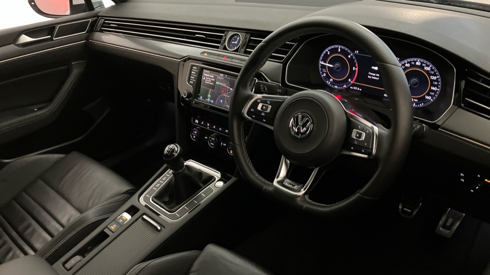 Volkswagen Passat 2.0 TDI SCR 190 R-Line 5dr Diesel Estate - Image 6