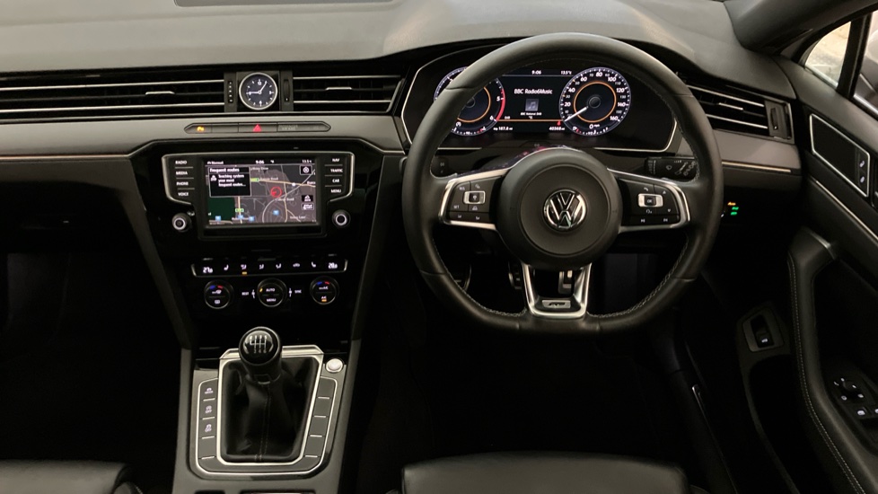 Volkswagen Passat 2.0 TDI SCR 190 R-Line 5dr Diesel Estate - Image 9