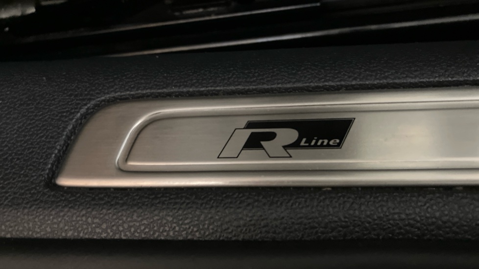 Volkswagen Passat 2.0 TDI SCR 190 R-Line 5dr Diesel Estate - Image 24