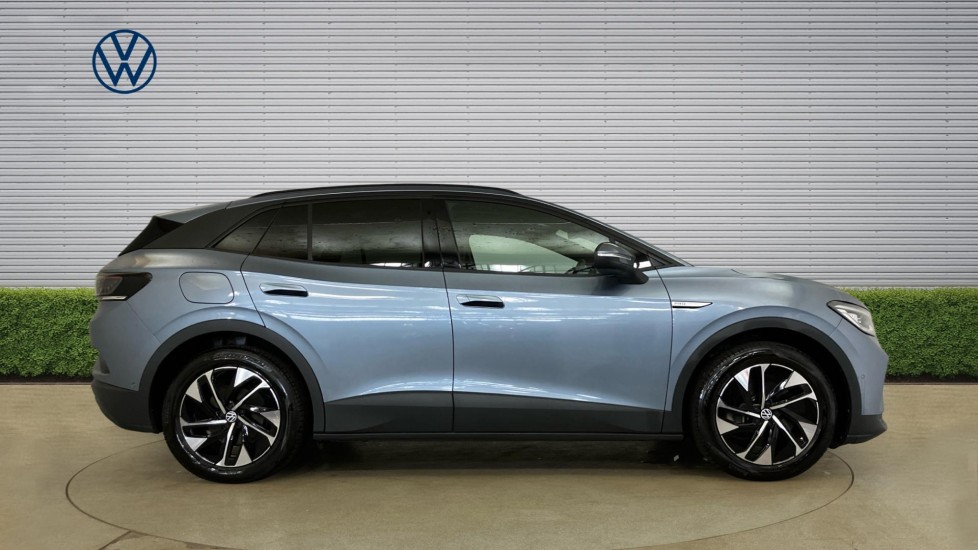 Volkswagen ID.4 150kW Family Pro Perform 77kWh 5dr Auto [135kW Ch] Electric Estate - Image 4