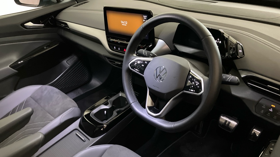 Volkswagen ID.4 150kW Family Pro Perform 77kWh 5dr Auto [135kW Ch] Electric Estate - Image 6