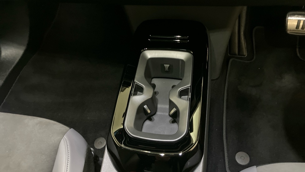 Volkswagen ID.4 150kW Family Pro Perform 77kWh 5dr Auto [135kW Ch] Electric Estate - Image 14