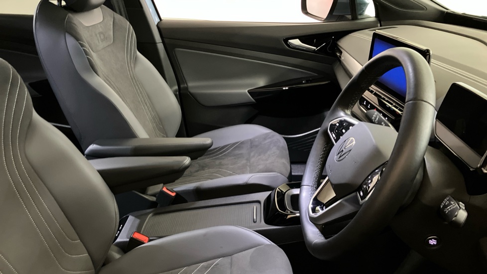 Volkswagen ID.4 150kW Family Pro Perform 77kWh 5dr Auto [135kW Ch] Electric Estate - Image 15