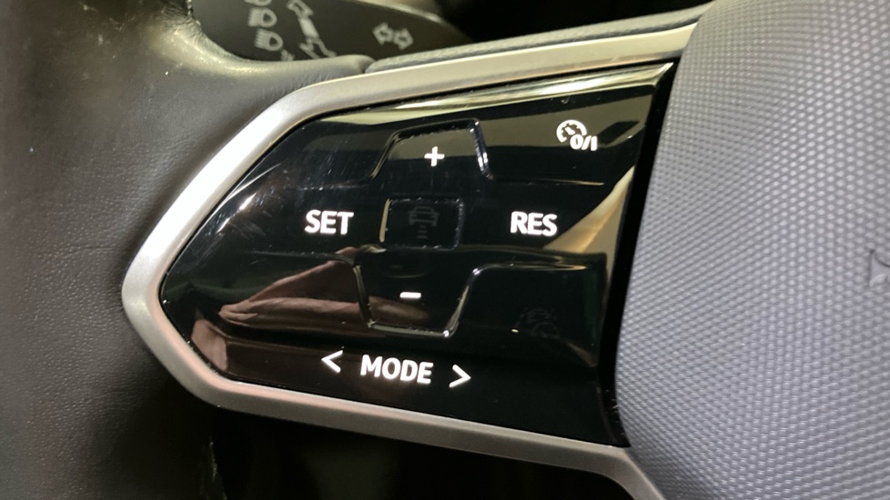 Volkswagen ID.4 150kW Family Pro Perform 77kWh 5dr Auto [135kW Ch] Electric Estate - Image 17