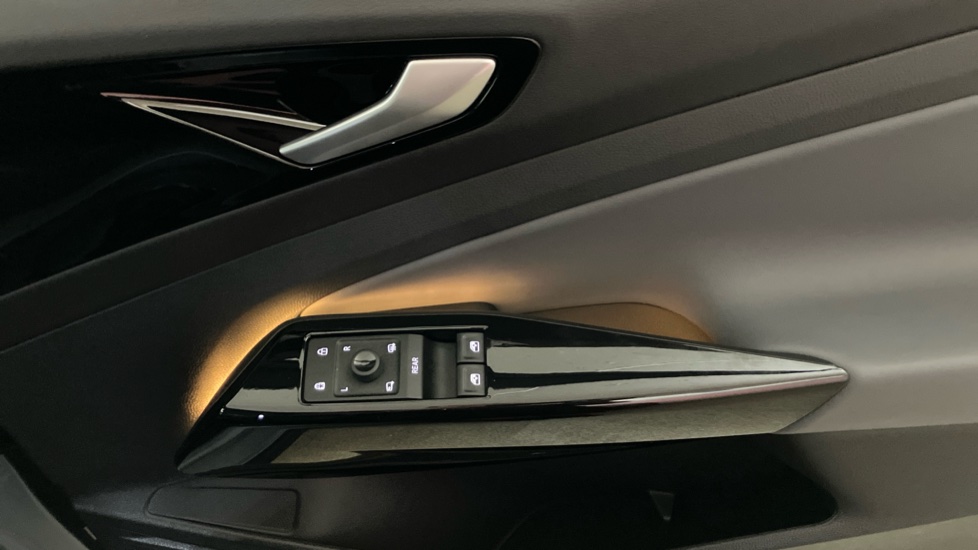 Volkswagen ID.4 150kW Family Pro Perform 77kWh 5dr Auto [135kW Ch] Electric Estate - Image 19