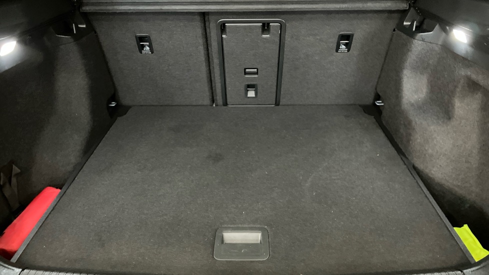 Volkswagen ID.4 150kW Family Pro Perform 77kWh 5dr Auto [135kW Ch] Electric Estate - Image 20