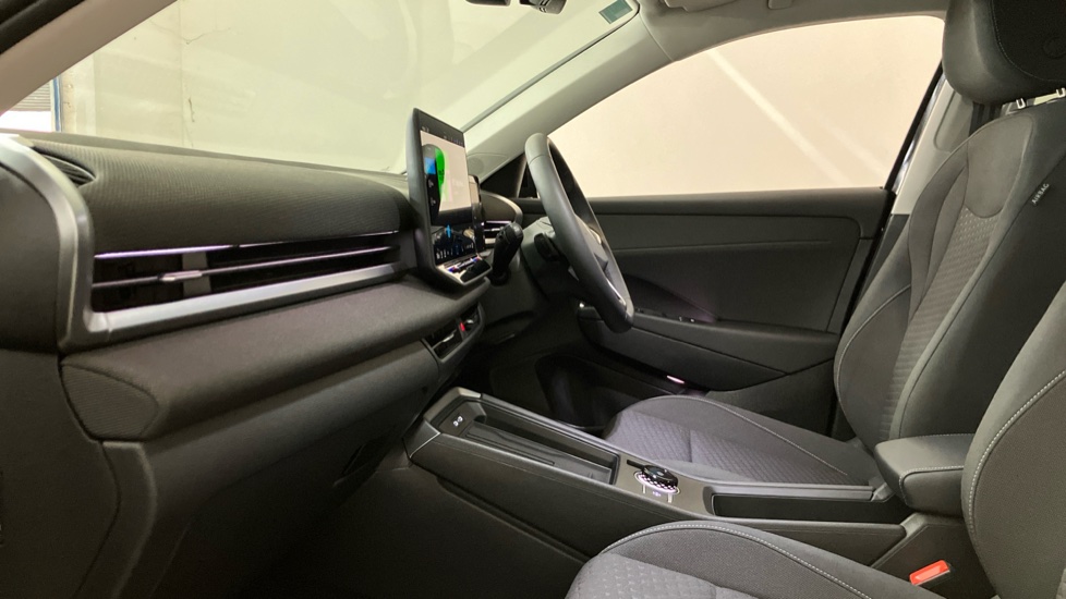 Volkswagen T-Roc 1.5 eTSI 150 Life 5dr DSG Petrol Hatchback - Image 24