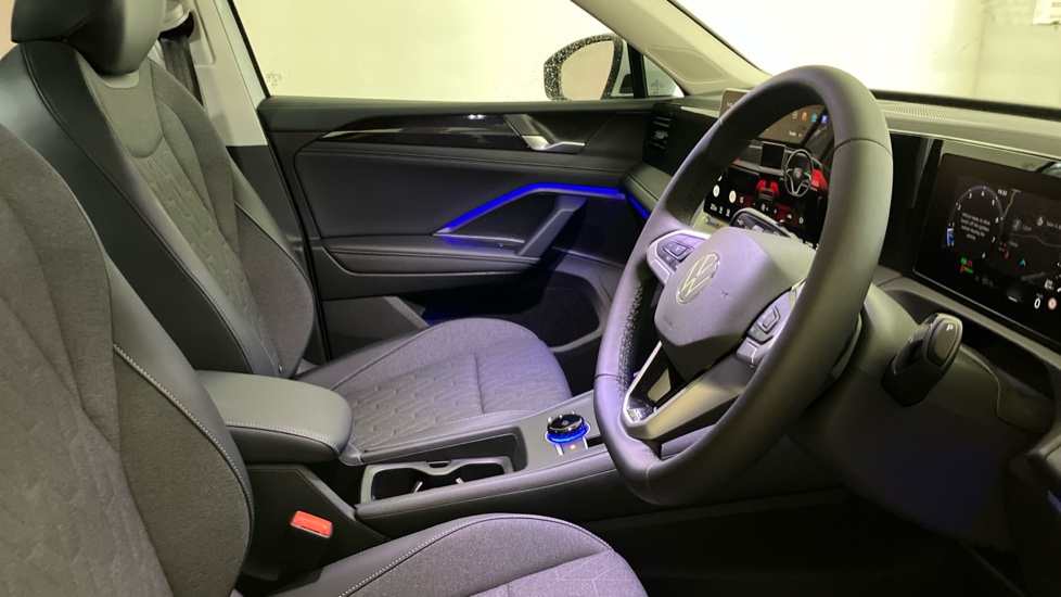 Volkswagen Tiguan 1.5 eTSI 150 Match 5dr DSG Petrol Estate - Image 28